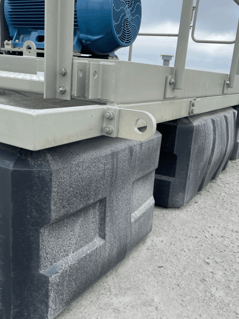 MP1100 Pontoon floats being used for offshore use 2