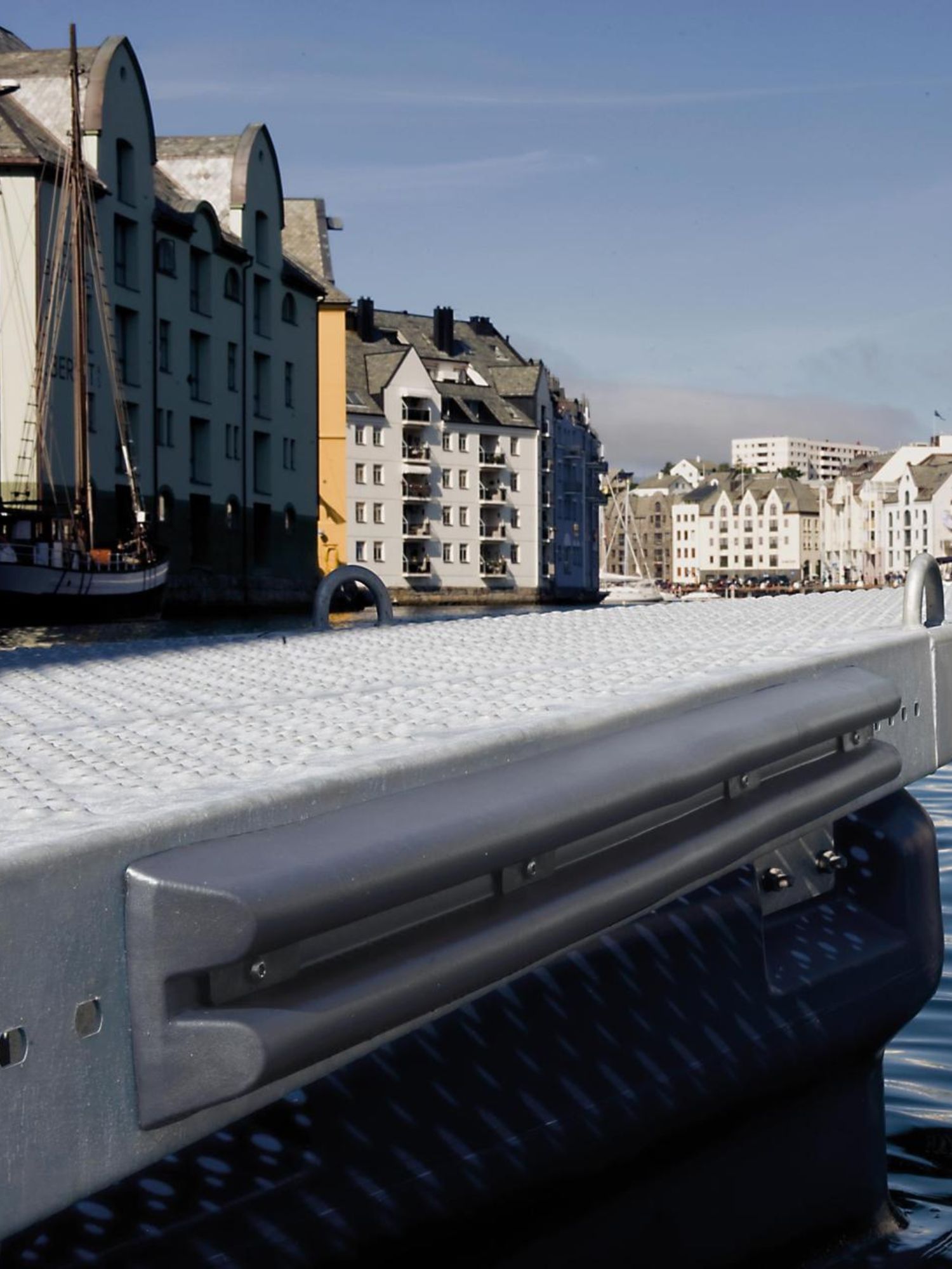 Polyform MF60 Marina Fender 1000mm(L) x 140mm(H) - Image 2